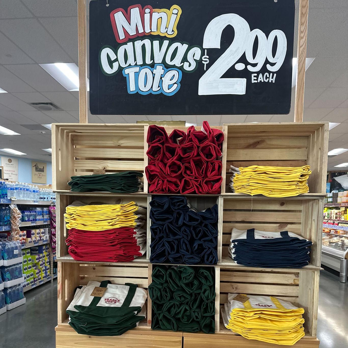 新作TRADER JOE'S MINI CANVAS TOTE BAG Trader Joe's mini tote bags on sale for up to $1,000