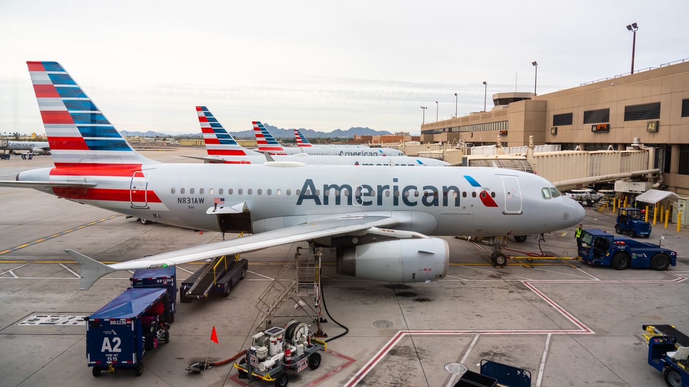 Potential United Airlines-American merger raises Phoenix hub concerns