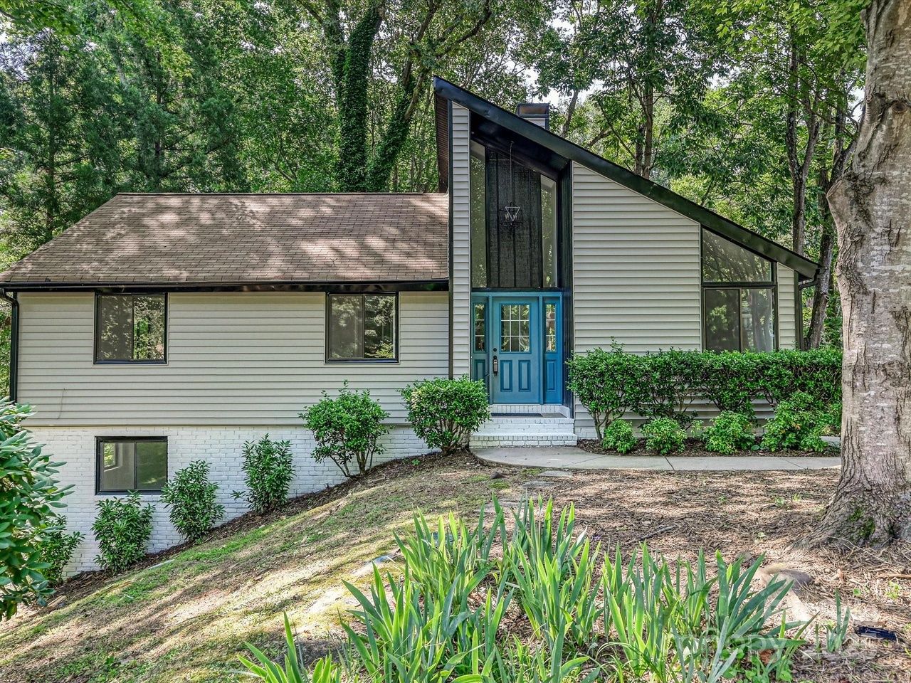 hot homes in clt