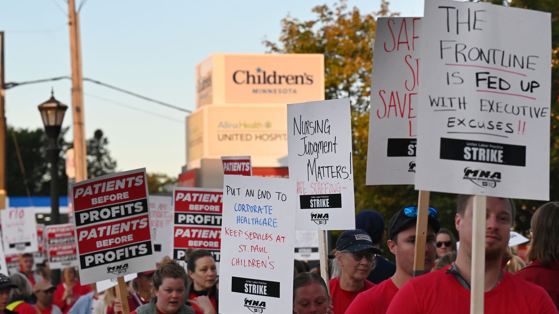 15,000 Minnesota nurses to on strike, citing staffing and patient care  problems