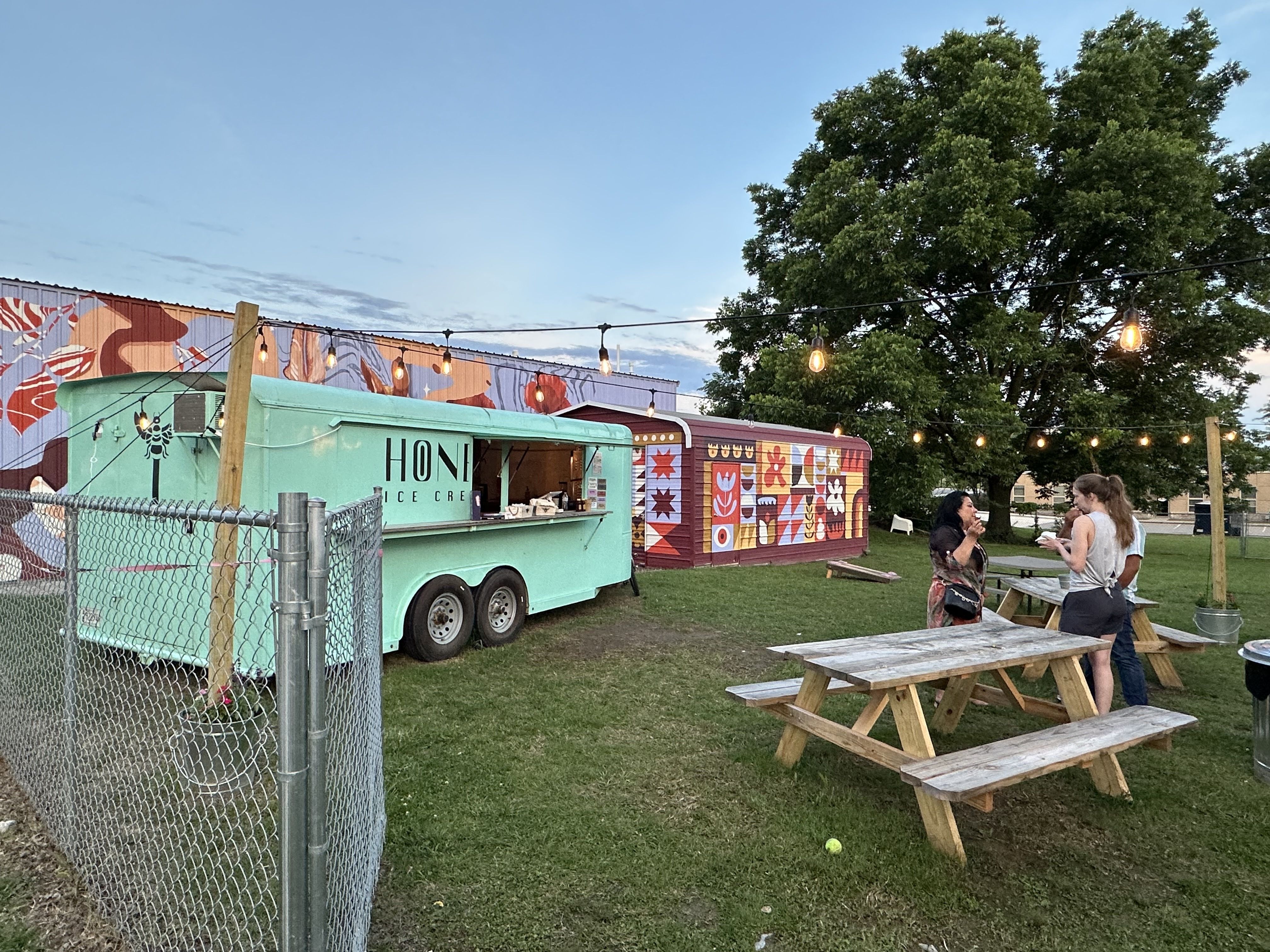 photo outside Honey Bean