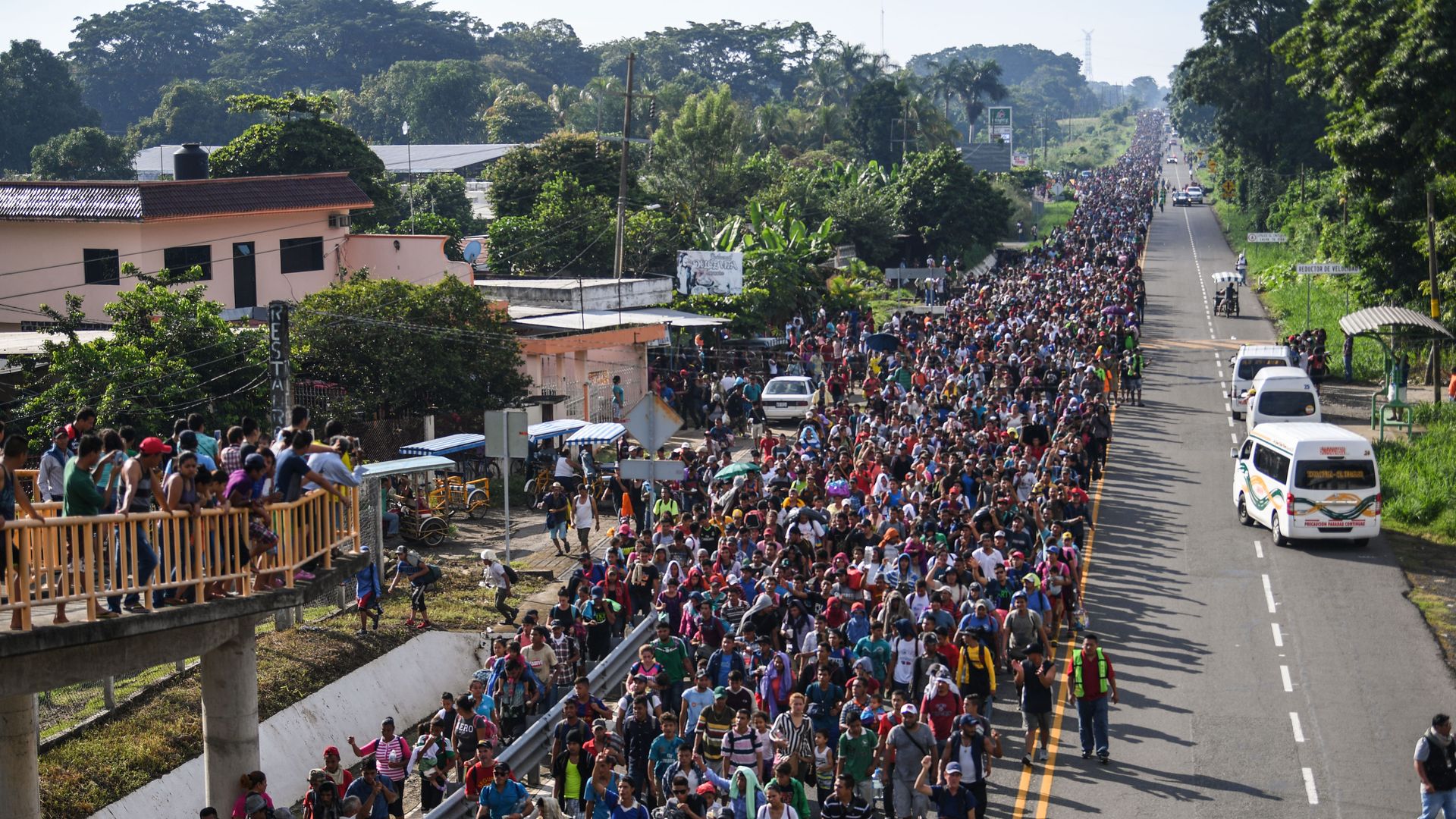 The caravan of Central American migrants regrouped and heading to the U.S. from the southern Mexican city of Ciudad Hidalgo. Photo: Pedro Pardo/AFP/Getty Images