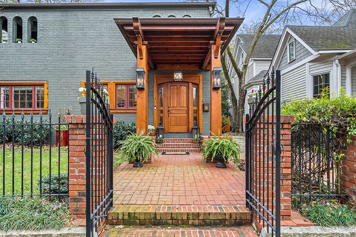 311 W. 9th St. home feature front