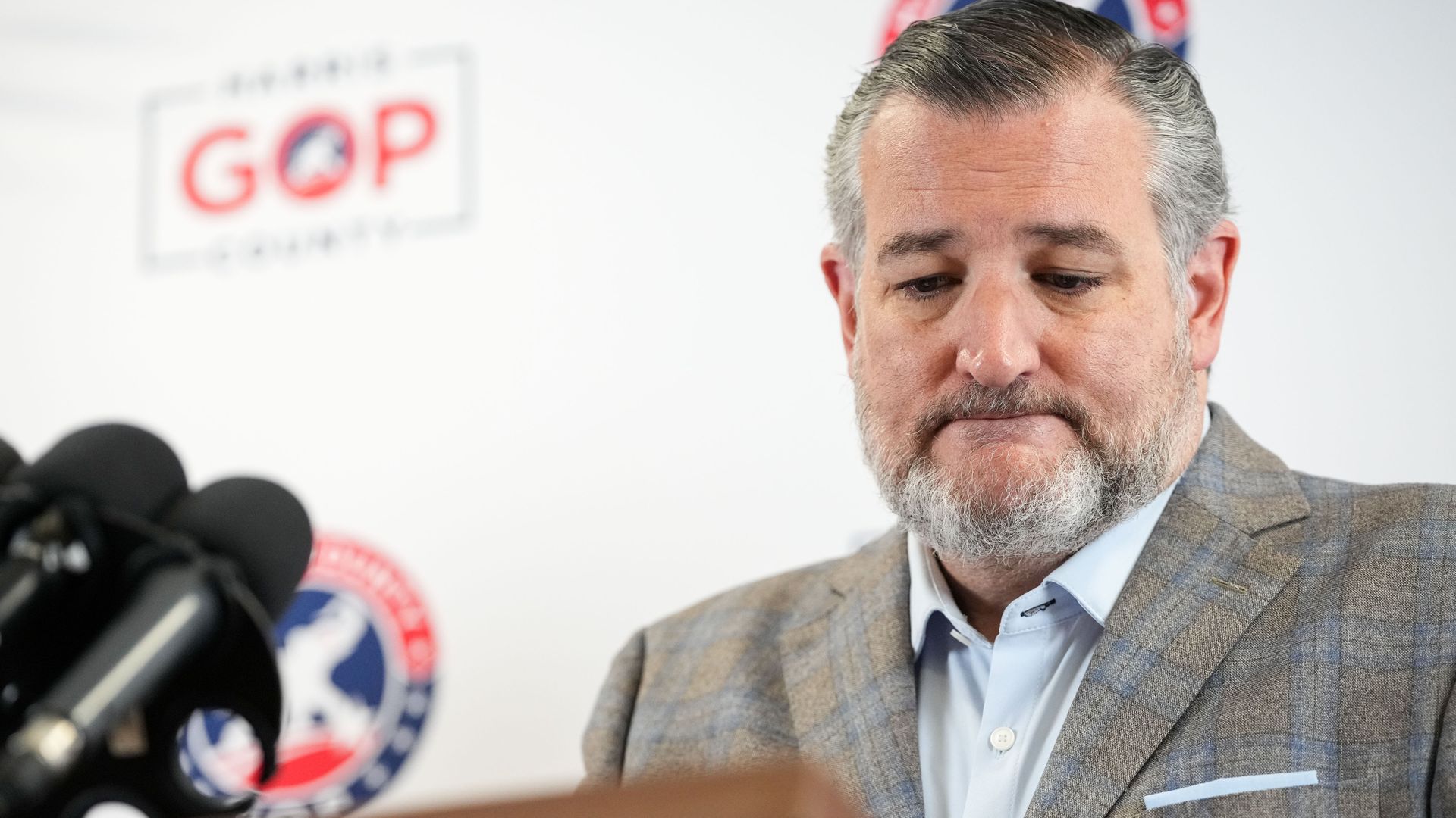 Allred and Cruz's Texas Senate race shifts to "lean Republican" Axios