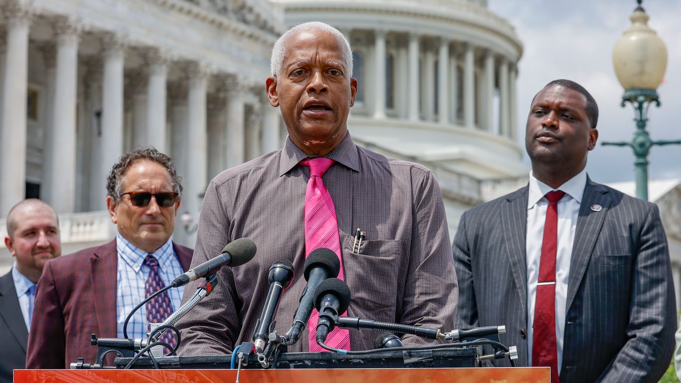 Democrats Introduce Bill Limiting Supreme Court Terms Amid Calls For Reform