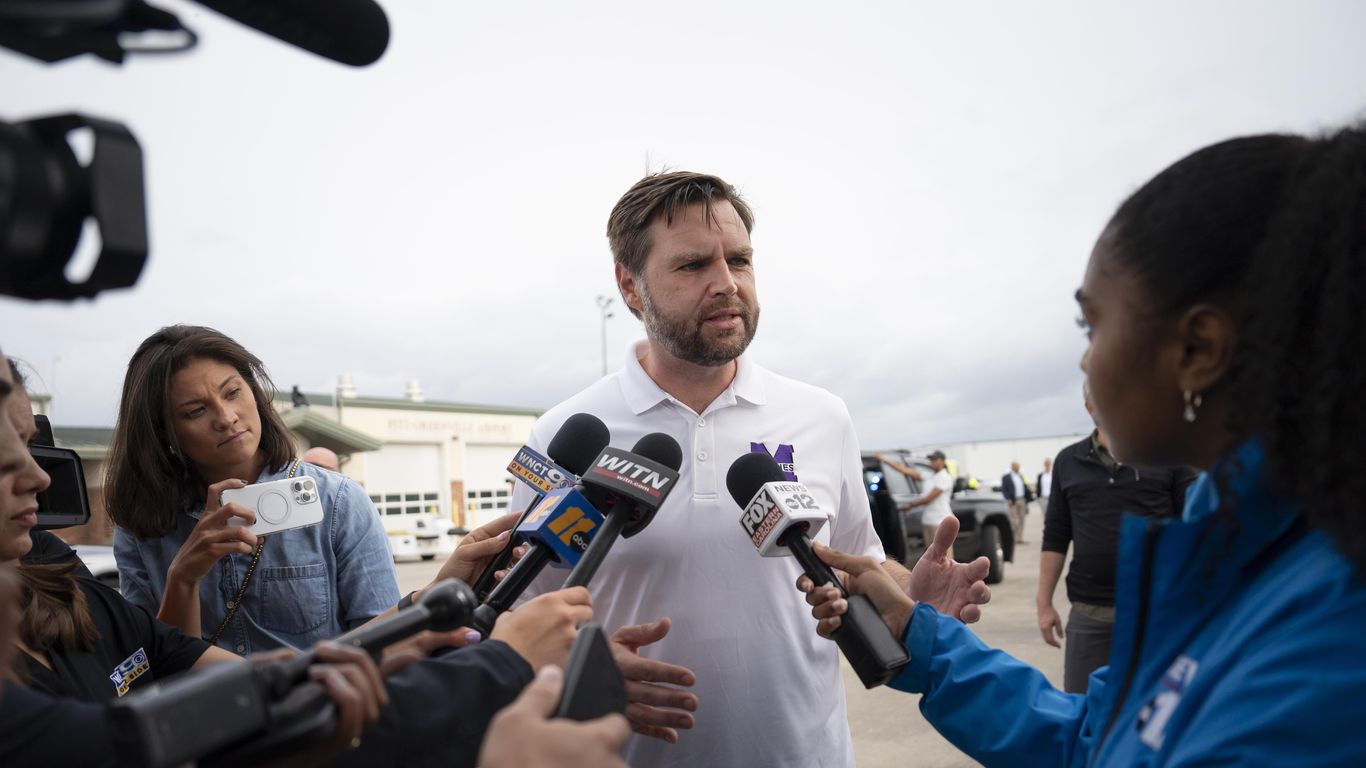 My suggestion to the Trump campaign team for a great new slogan:

#FelineLivesMatter

Because we kno...