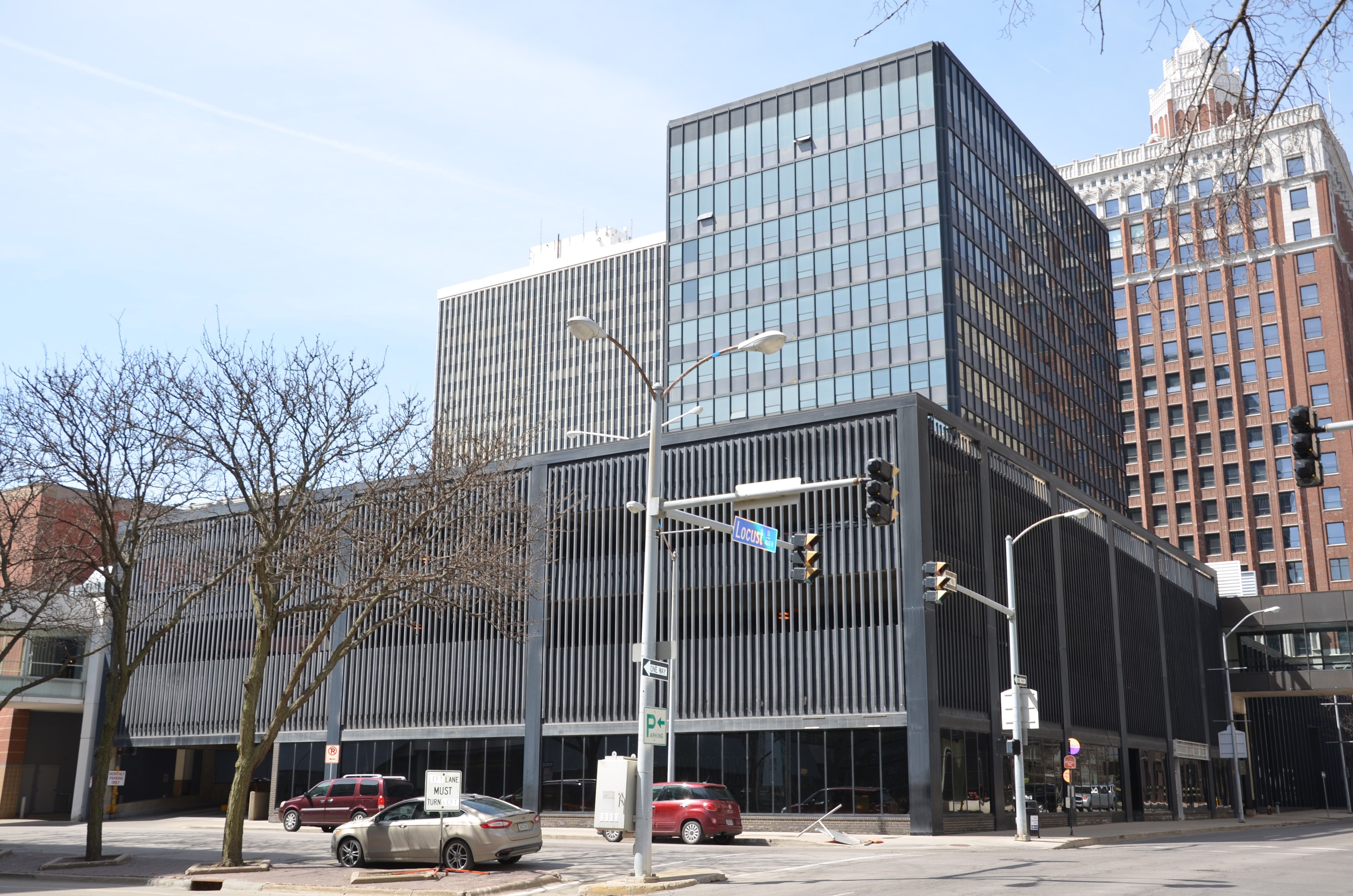 A photo of 500 Locust St. in Des Moines.