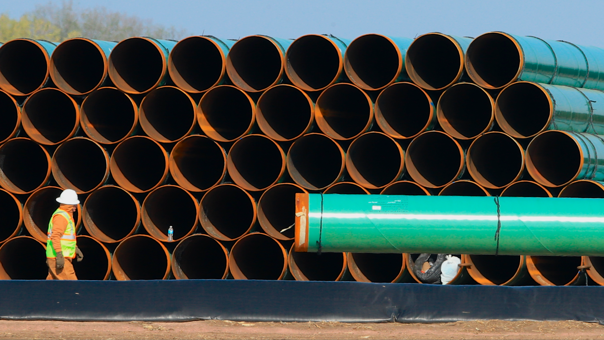 A photo of pipes.