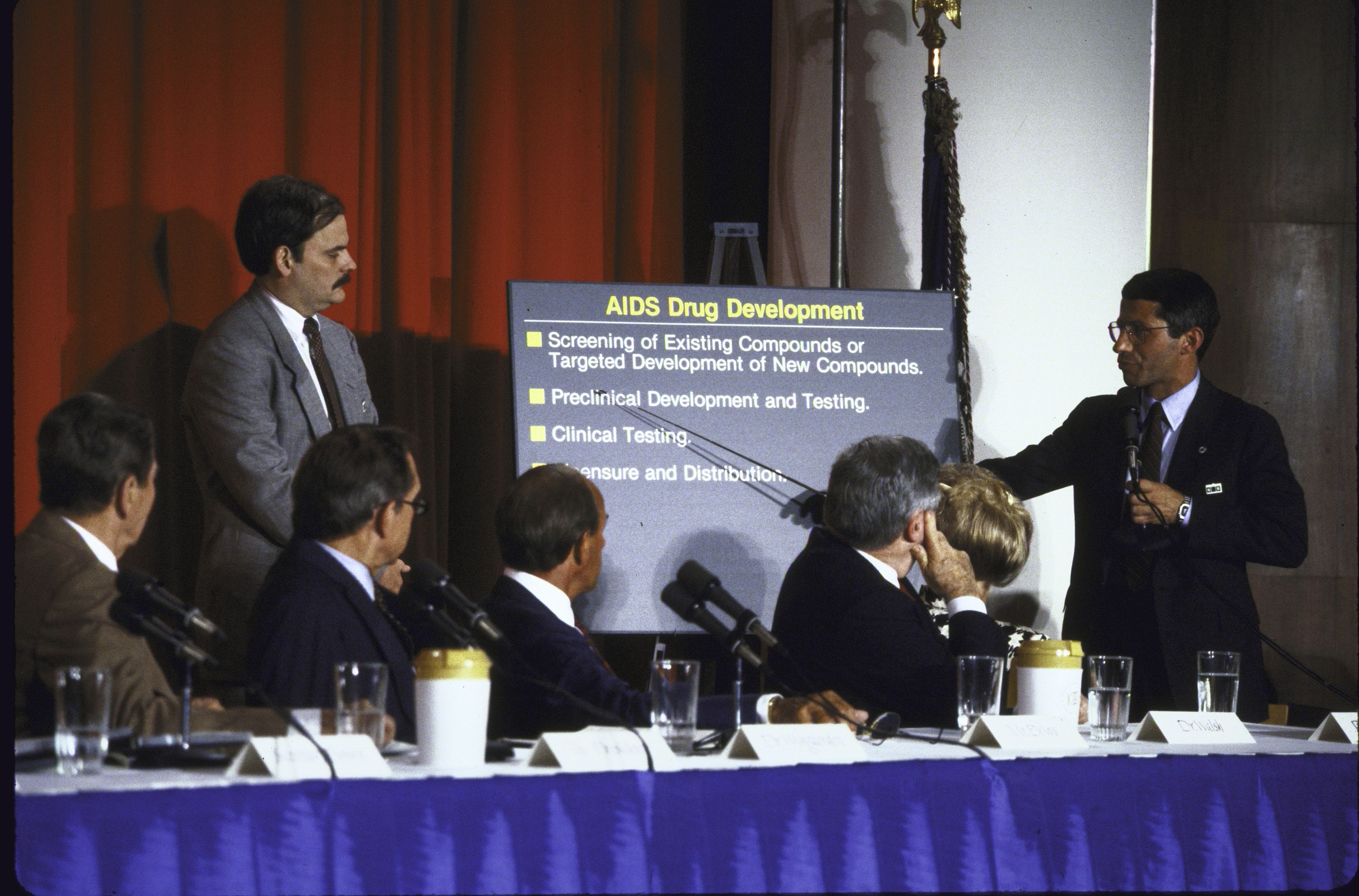 Fauci presenting on AIDS