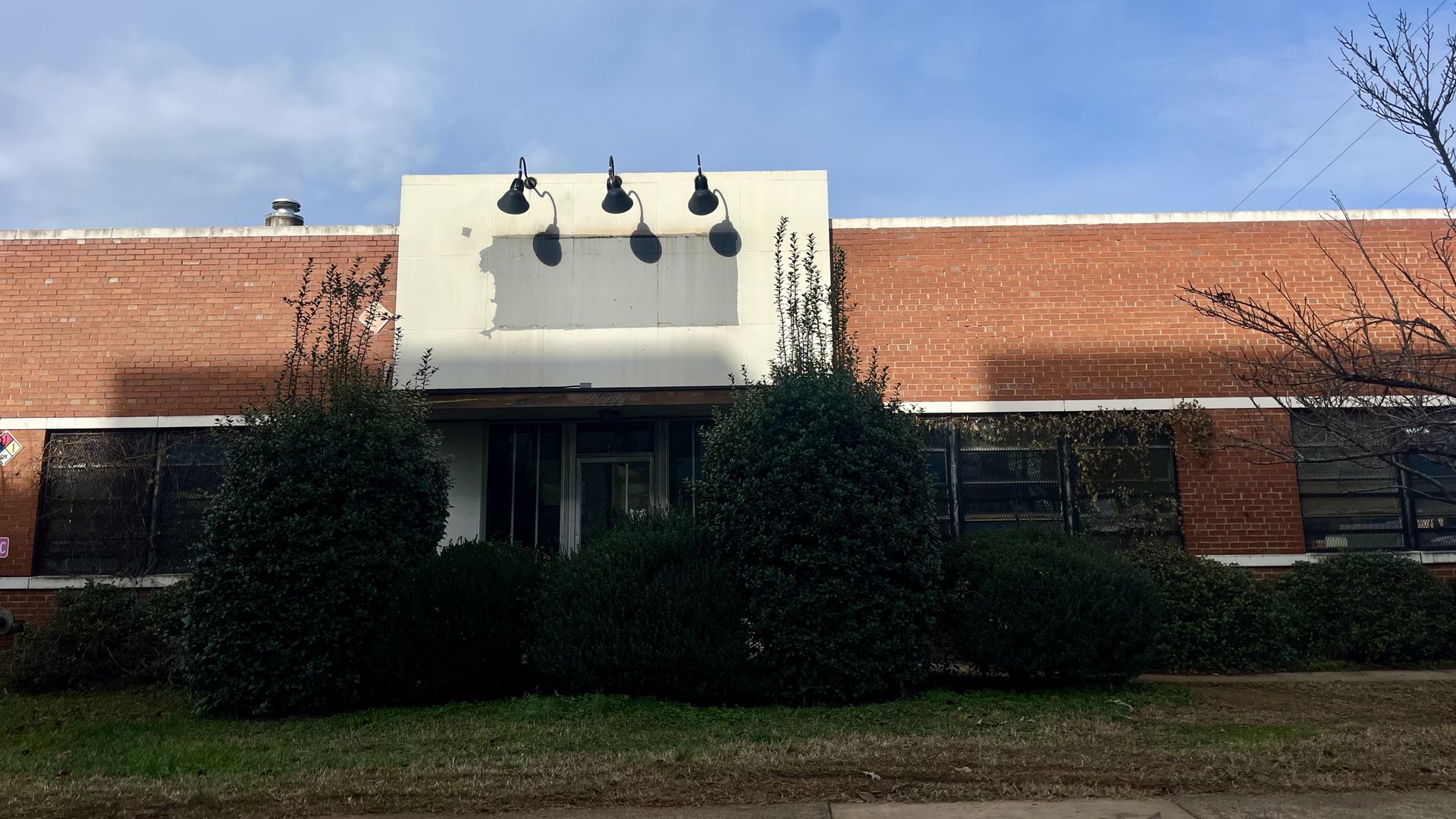 Building without a sign