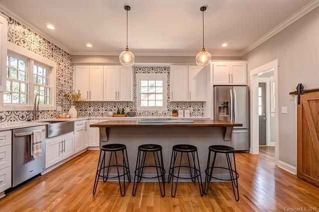 620 Woodruff Place kitchen