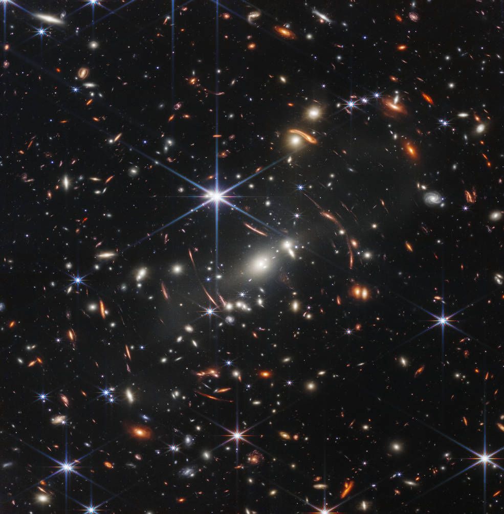 Un amas de galaxies vu par le télescope spatial James Webb