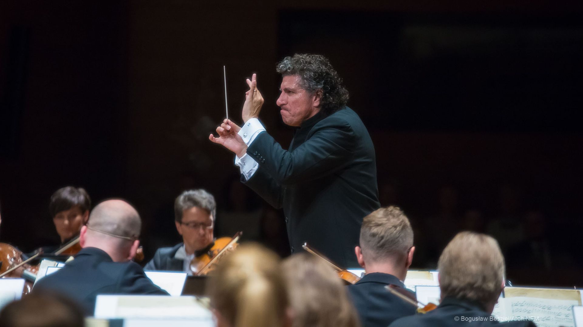 Nashville Symphony music director Giancarlo Guerrero conducting.