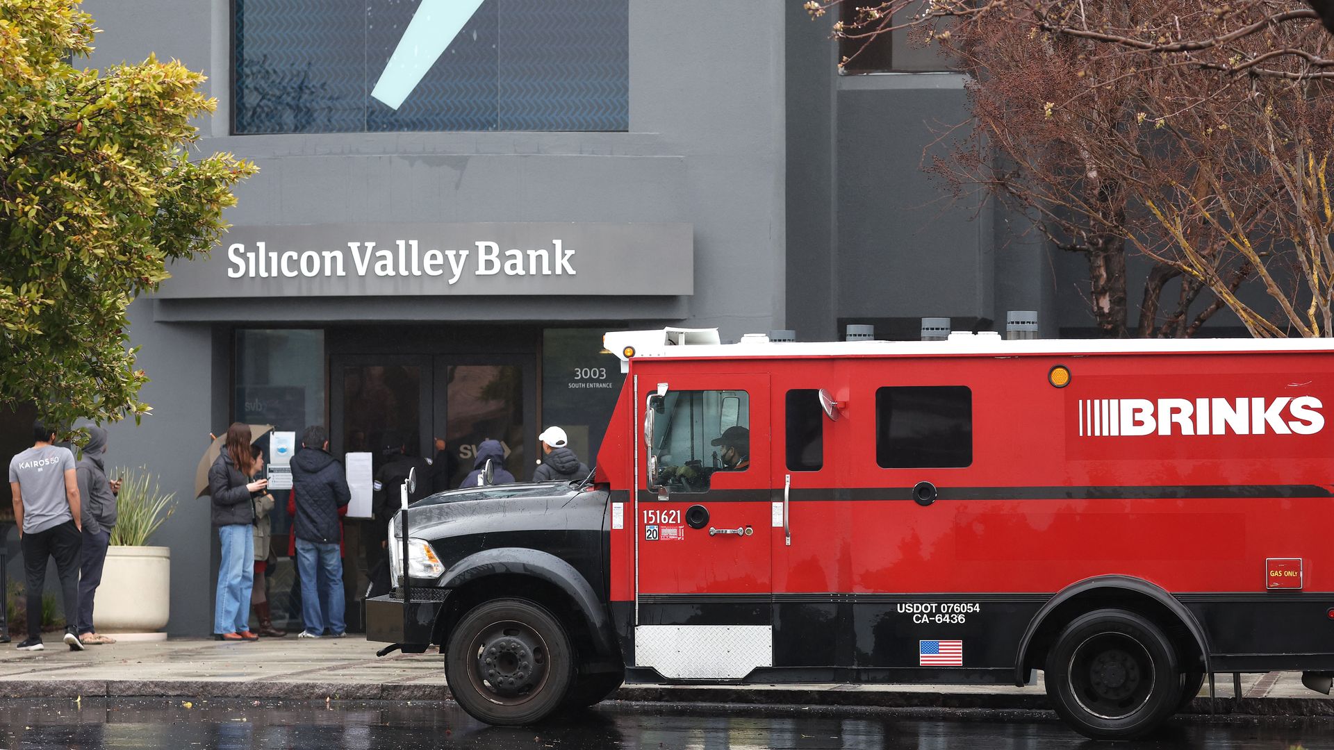 Brinks truck in front of a Silicon Valley Bank office.