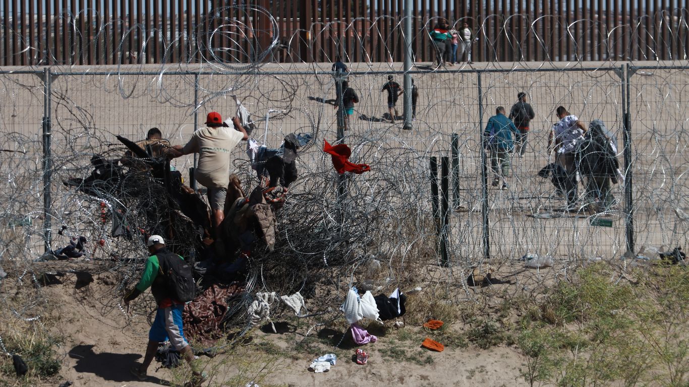 Supreme Court extends hold on Texas immigration law