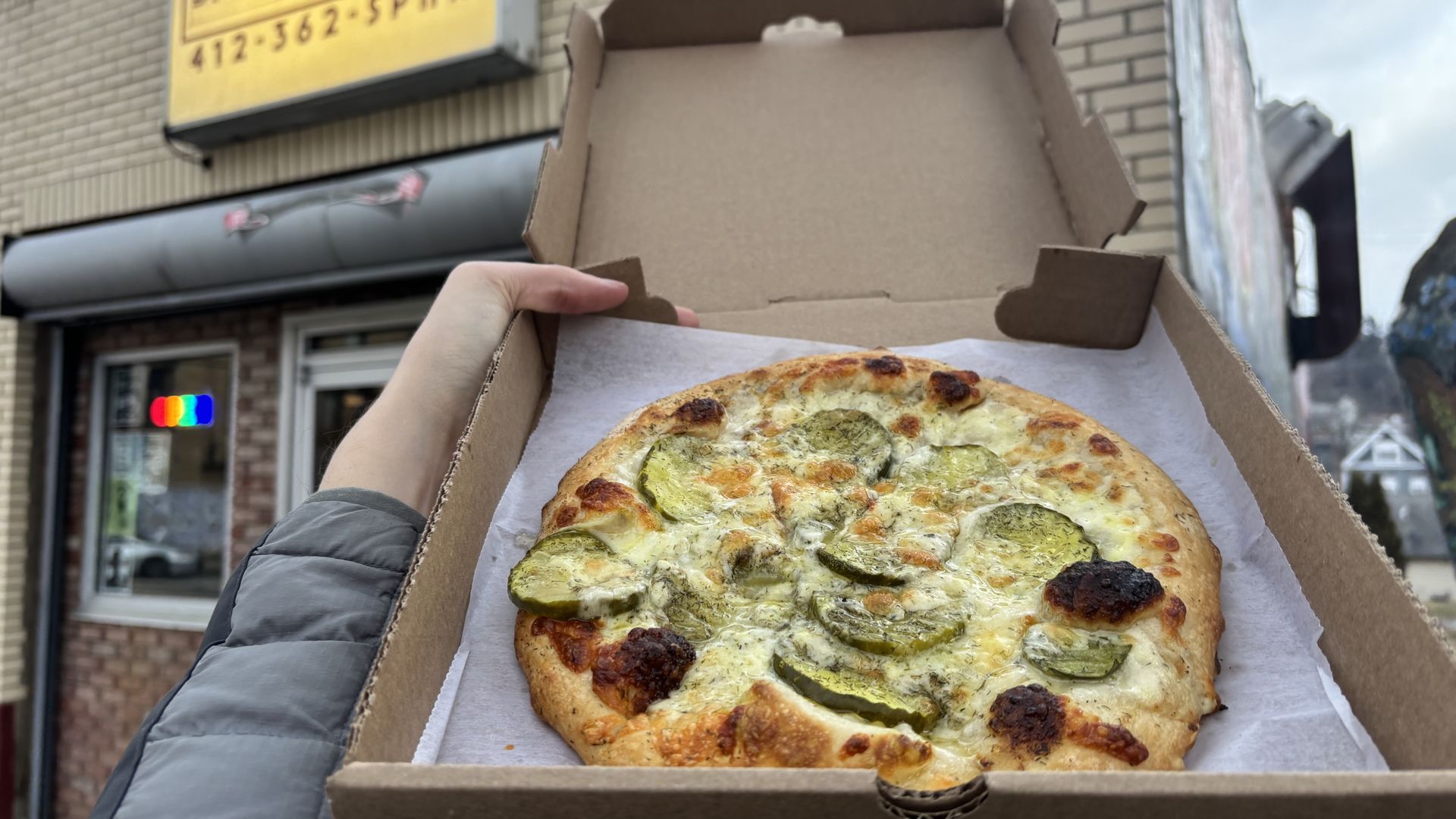 Pittsburgh's pickle pizza packs a briny punch - Axios Pittsburgh