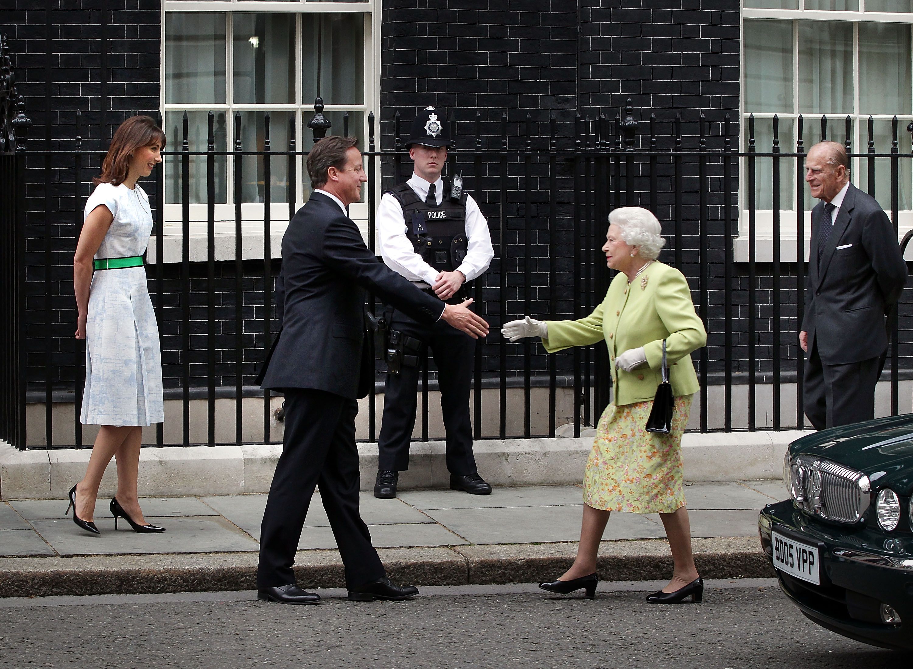 david cameron and the queen