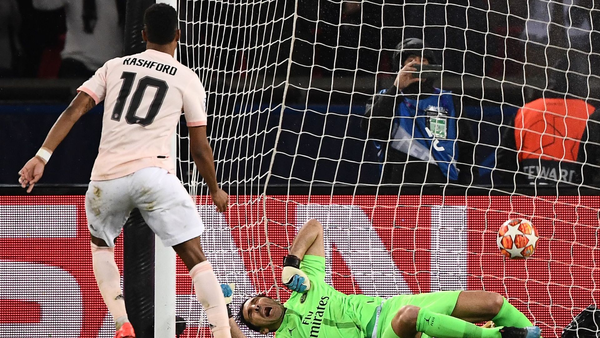 Marcus Rashford sent the winning penalty past PSG goalkeeper Gianluigi Buffon.
