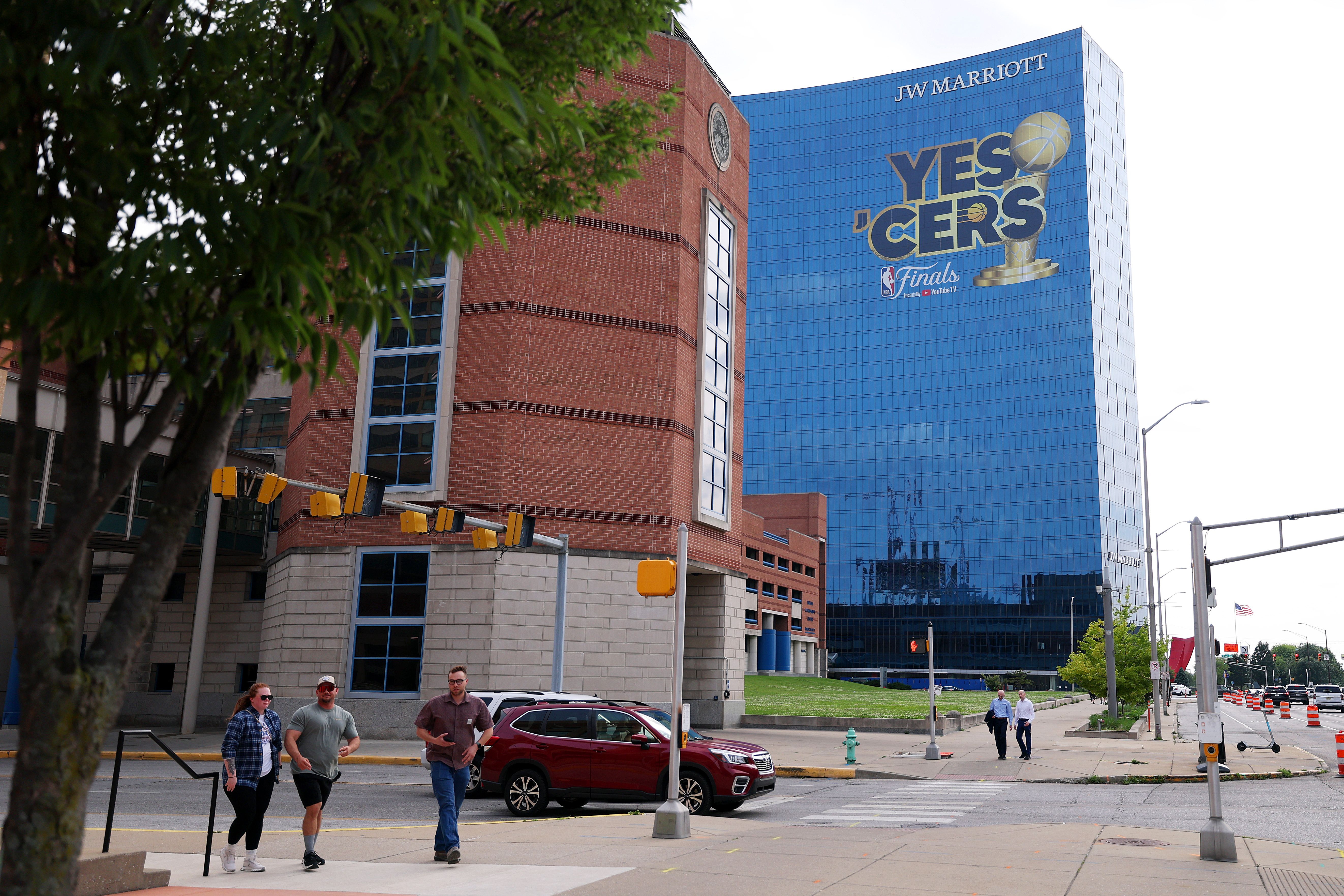 A picture of a decal on a hotel