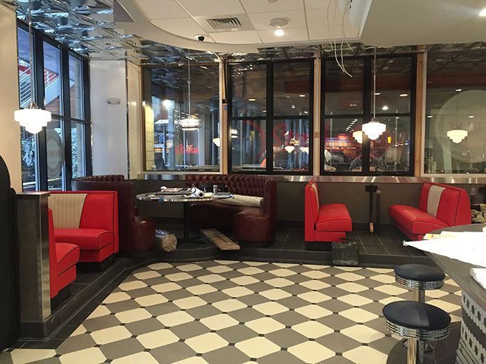 red-eye-diner-circle-booth