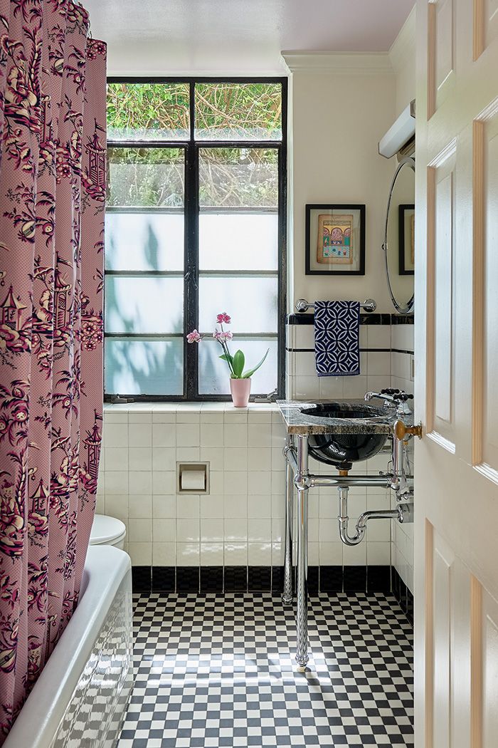 1121 Myrtle Ave #27. bathroom