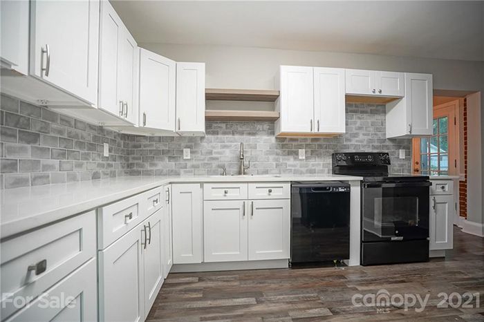 638 Mayview Dr, kitchen