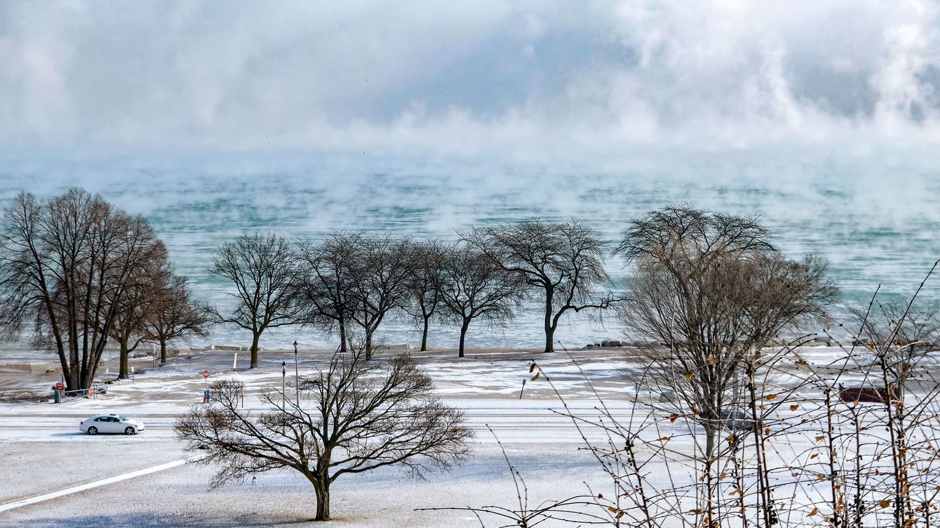 Snow conditions lead to massive pileup in Wisconsin