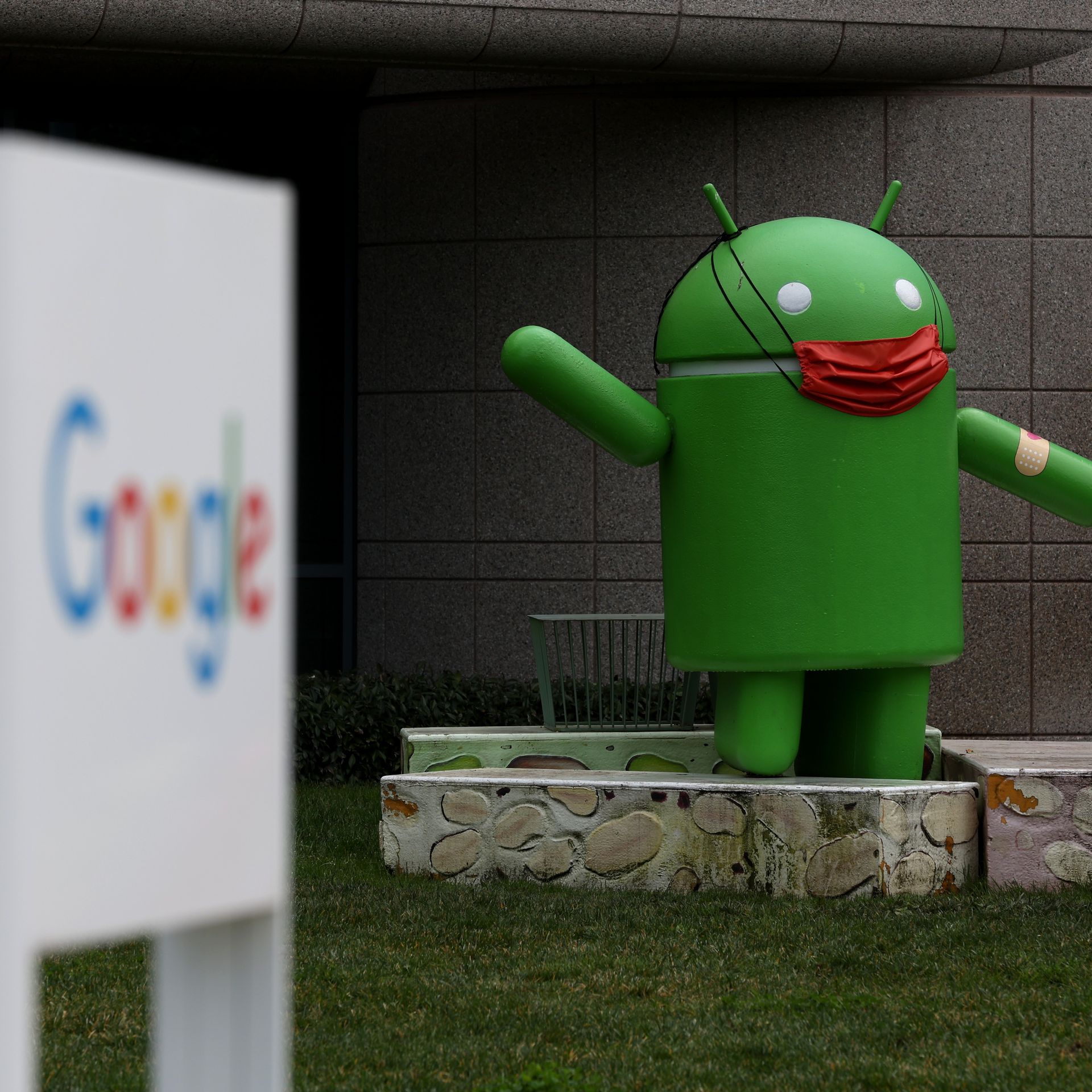 お1人様1点限り プロサイン入りミニフィギュア ゲームキャラクター