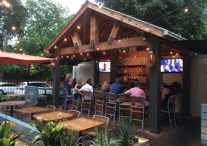 ruru's-taco-outdoor-patio-charlotte-yers-park
