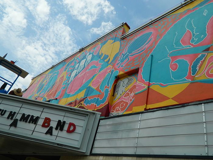 will-puckett-neighborhood-theatre-mural