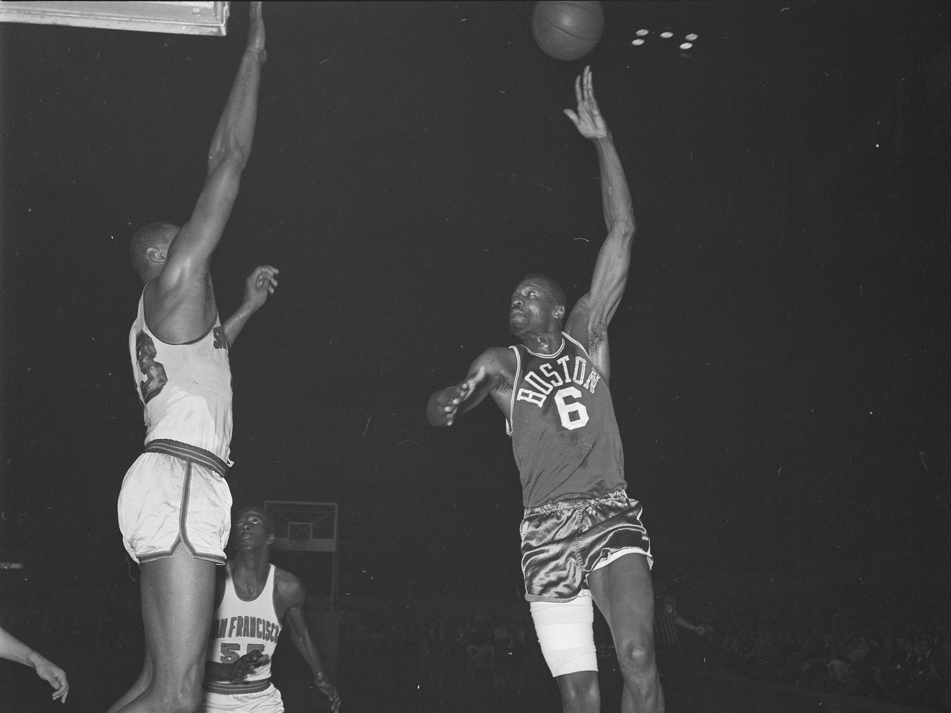 Bill Russell's No. 6 jersey to be retired throughout NBA - NBA.com : r/nba