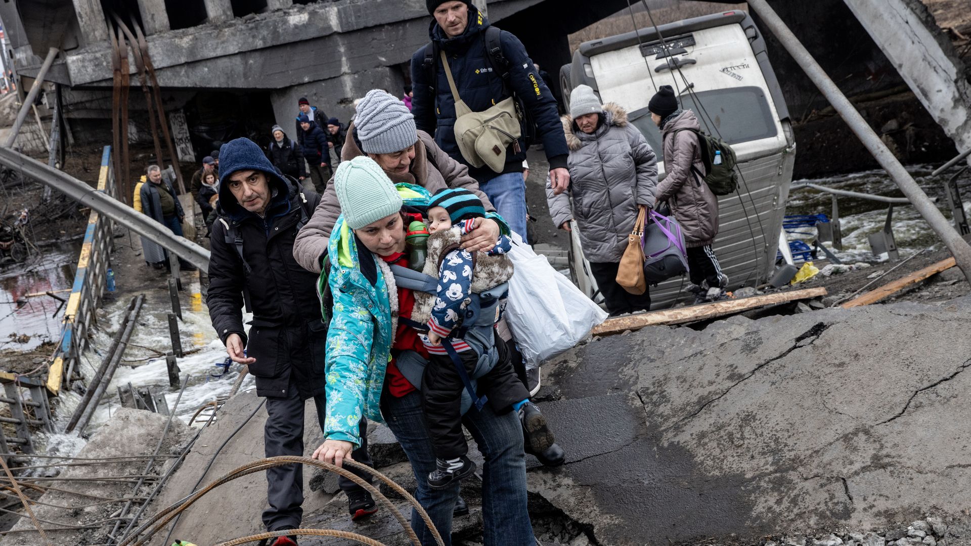 Residents in Irpin, Ukraine flee