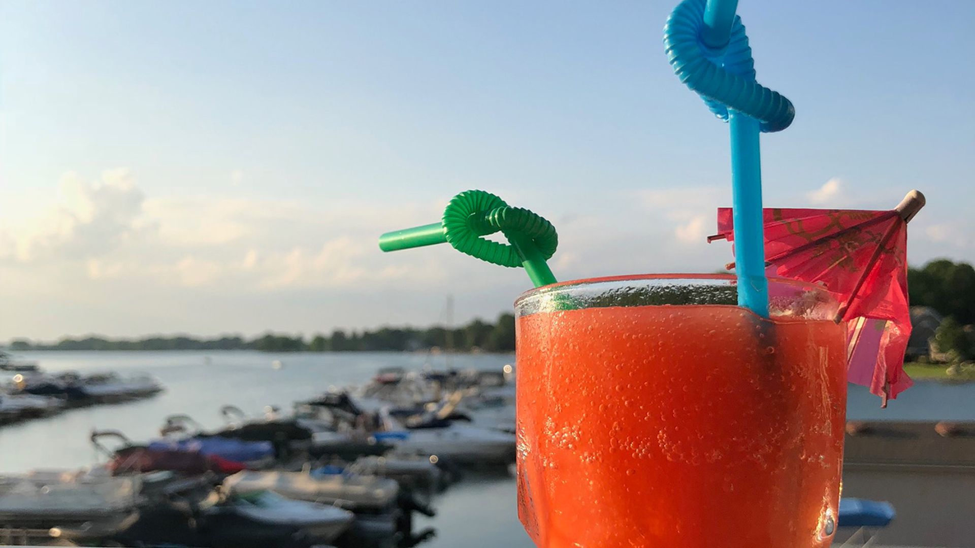 cocktails-wine-beer-hello-sailor-restaurant-lake-norman