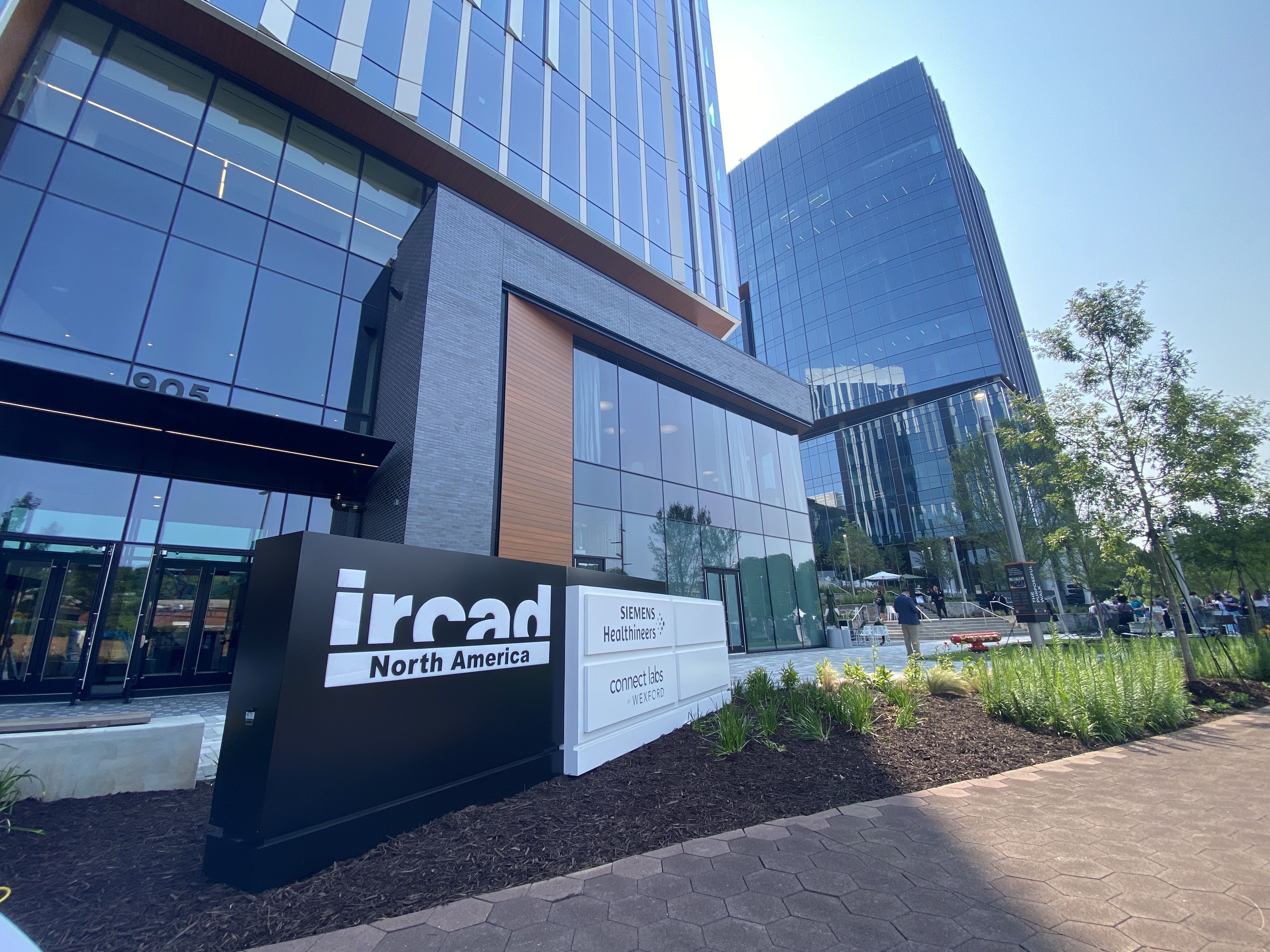 Sign for IRCAD in front of The Pearl.