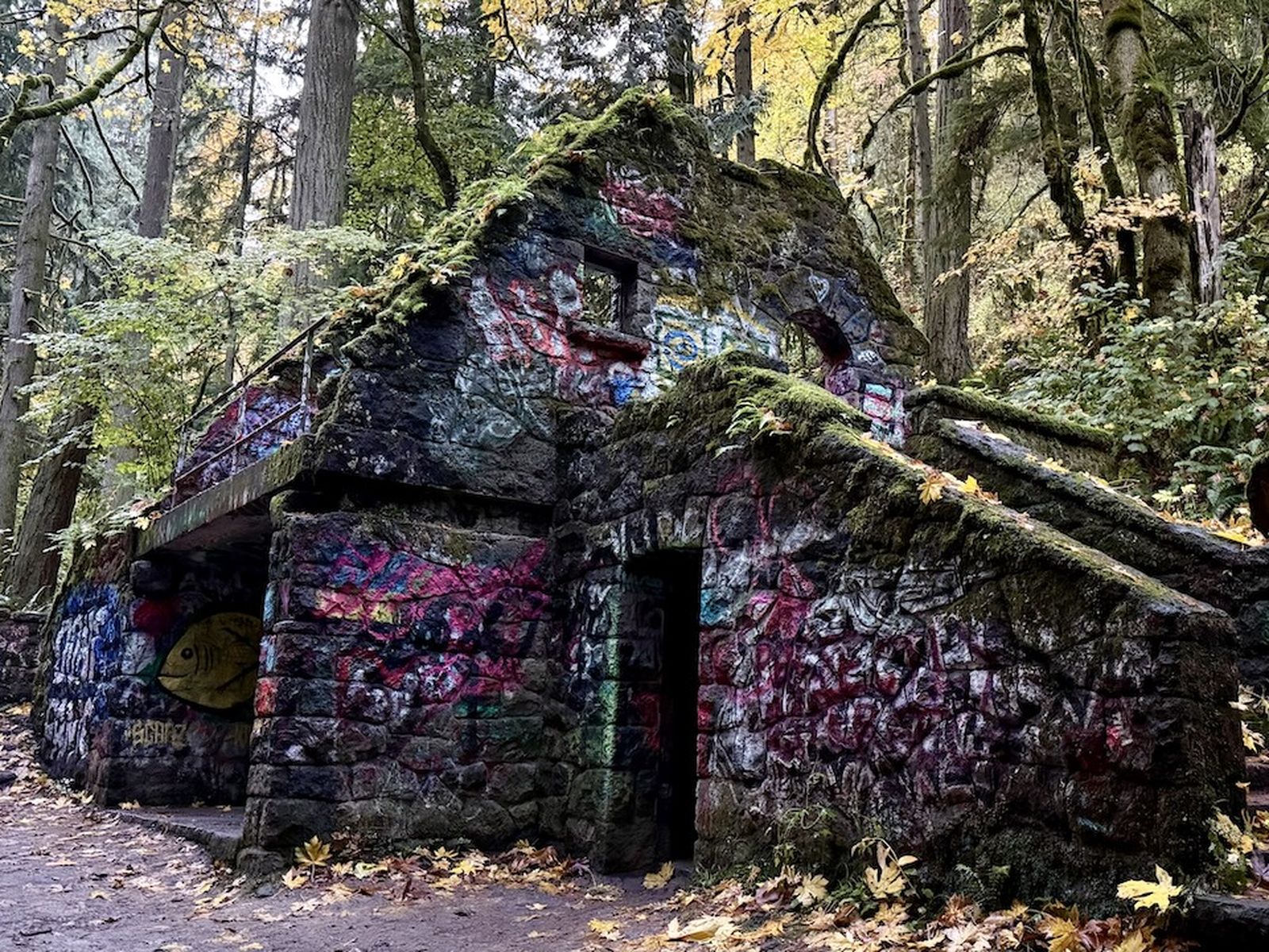 Berry's forest Ghost's Castle 森 Madame Sherri's Forest and Castle, Chesterfield, NH
