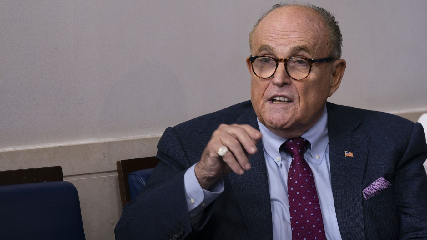 Feds seek outside review of seized Giuliani materials
