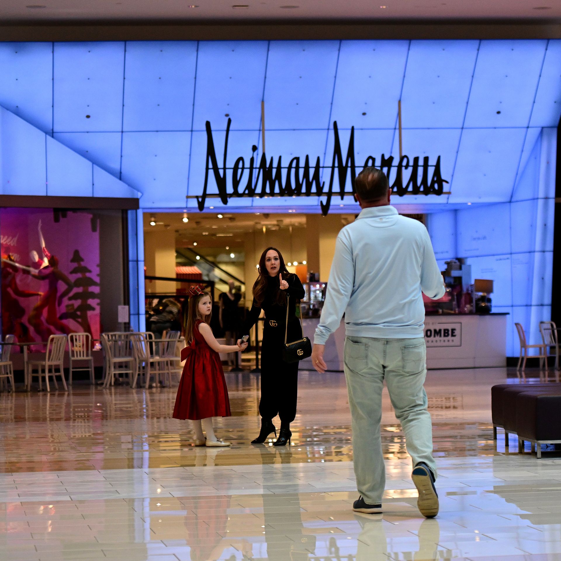 How to get discount hired at neiman marcus