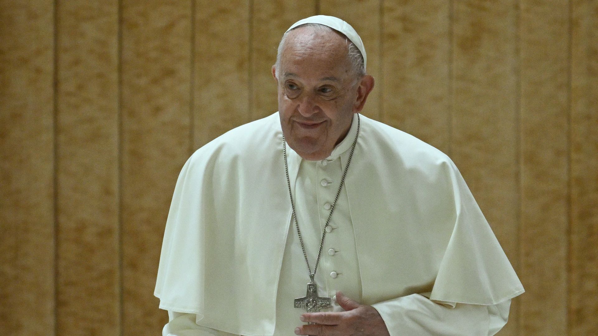 Pope Francis arrives for an audience to the Christian associations of Italian workers (ACLI) on June 1, 2024 at Paul-VI hall in The Vatican.