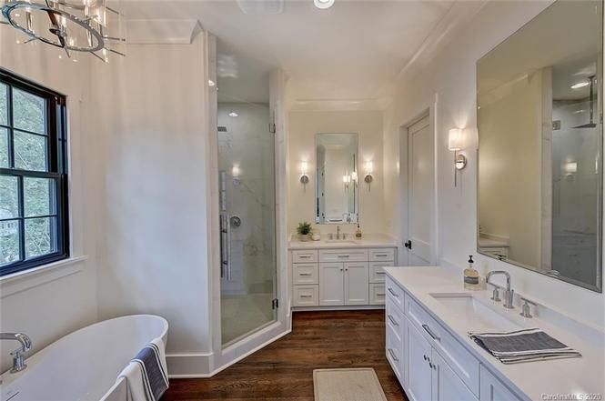 3102 Cramer Pond Drive bath