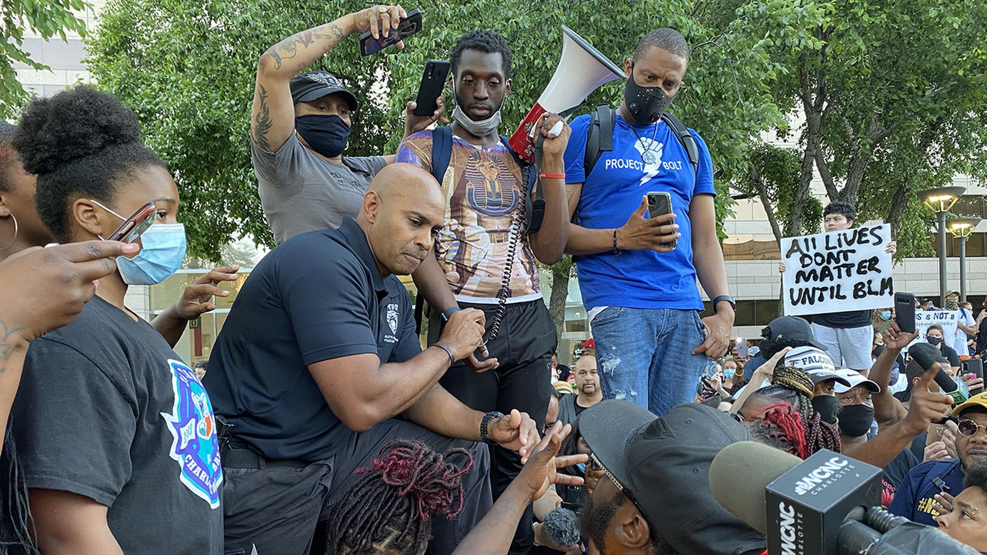 Cheif Putney addresses protesters